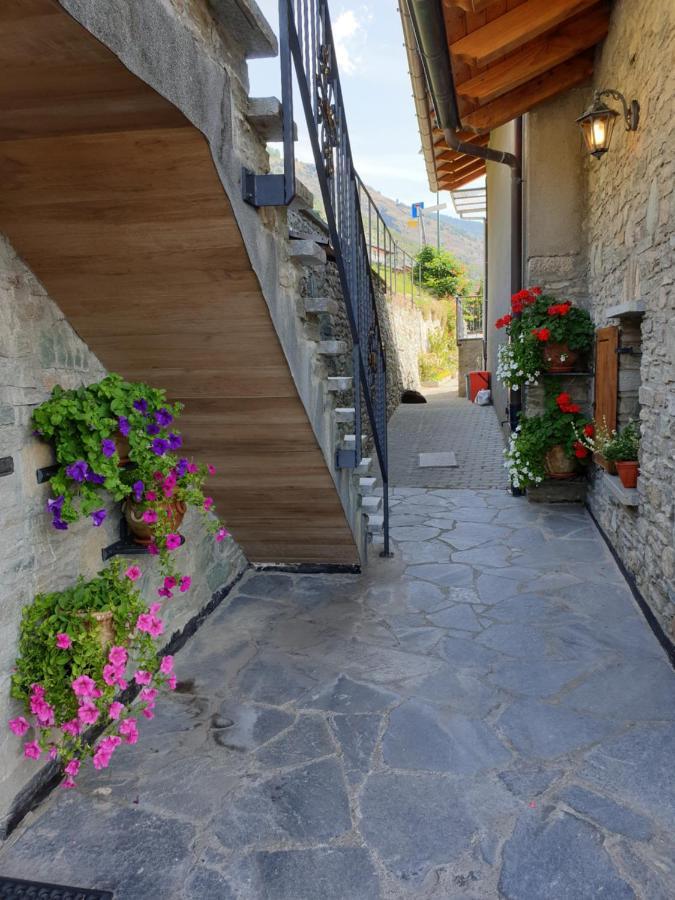 Suite Del Villaggio Sarre Ngoại thất bức ảnh